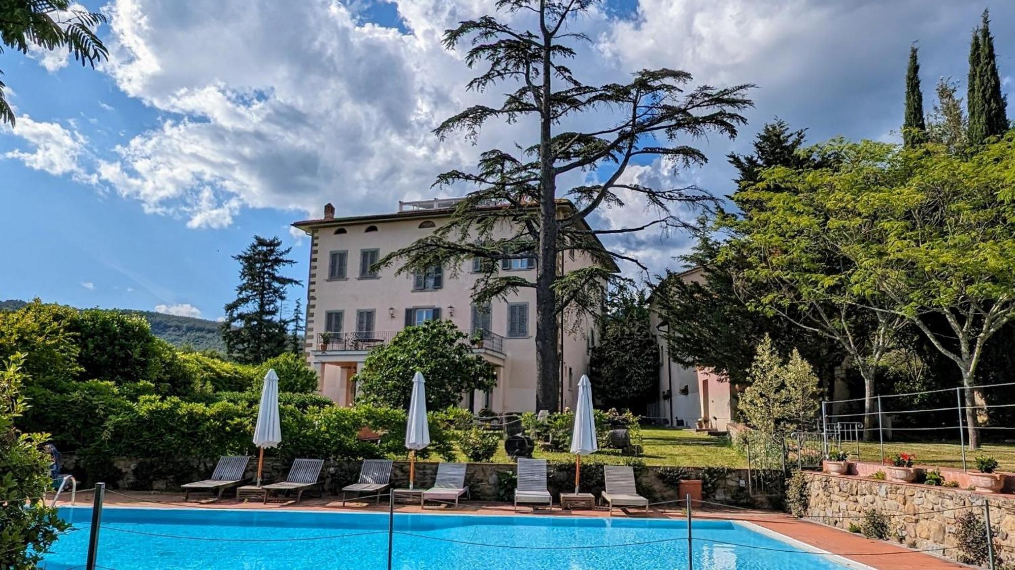 Villa La Grotta サン・ジュスティーノ・ヴァルダルノ エクステリア 写真